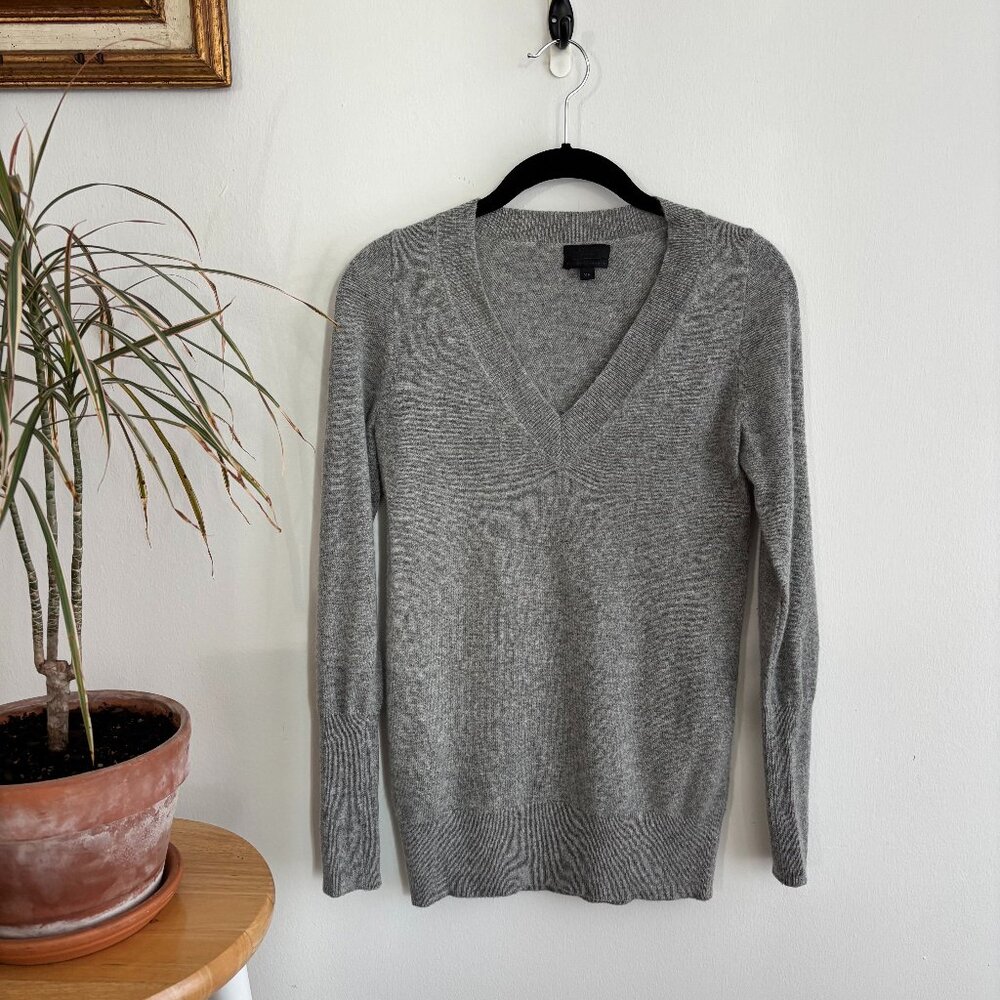 J. CREW cashmere grey v-neck sweater